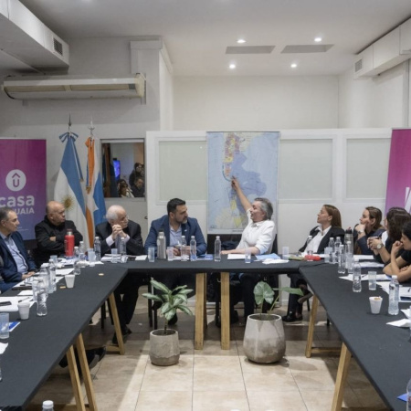 Vuoto mantuvo una reunión estratégica con diputados nacionales para defender la Argentina bicontinental