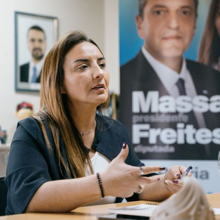 Andrea Freites: “La defensa de la soberanía también tiene que ver con defender la industria y el arraigo en Tierra del Fuego”