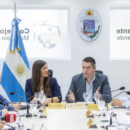 Martin Perez presentó el Presupuesto 2027: Baja de impuestos, desendeudamiento, obras y más salud"