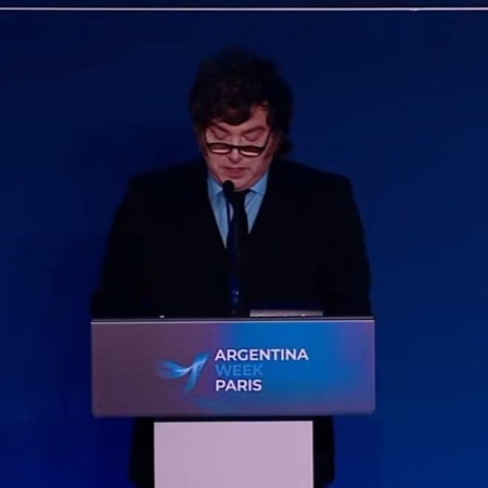 Milei aseguró que el Gobierno tiene una “bazuca” de USD 75.000 millones para enfrentar la volatilidad electoral