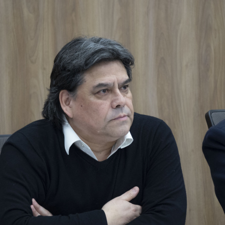 Araujo: “No se puede defender Malvinas mientras se facilita la venta de tierras a extranjeros"