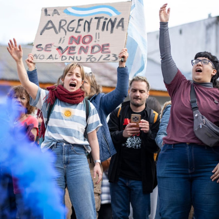 “La Patria no se vende”: el CECIM se moviliza a la Corte Suprema contra el fallo sobre la Ley de Tierras