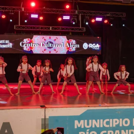 El Arte en Movimiento hizo vibrar a Rio Grande con mas de 2.600 bailarines en escena