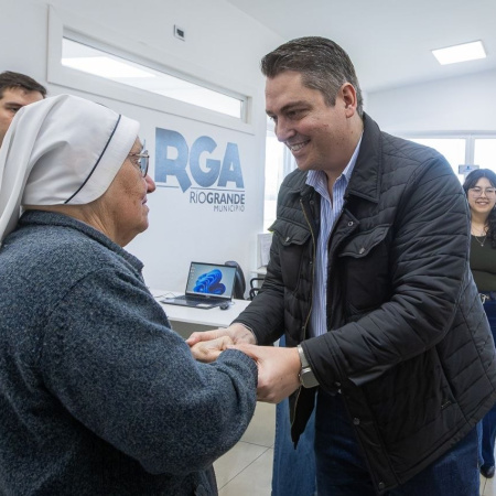 El intendente recibió a la Hermana Carla Riva en el centro municipal que lleva su nombre