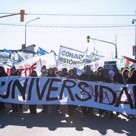 Quinta Marcha Federal Universitaria: fuerte reclamo al Gobierno nacional en Río Grande