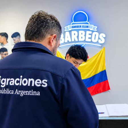 Eduardo Escobar: “La prioridad no es sancionar al extranjero, sino asesorarlo”