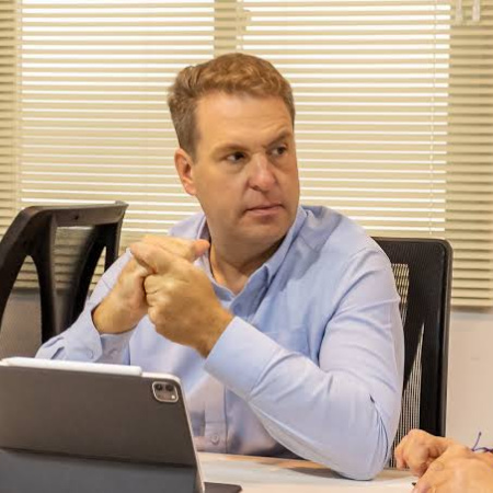 “Hace 11 años vengo con este reclamo”: Von der Thusen volvió a cuestionar los vuelos