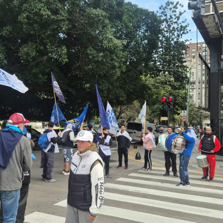 Gremios portuarios se manifiestan frente a la Corte Suprema por la intervención del Puerto de Ushuaia