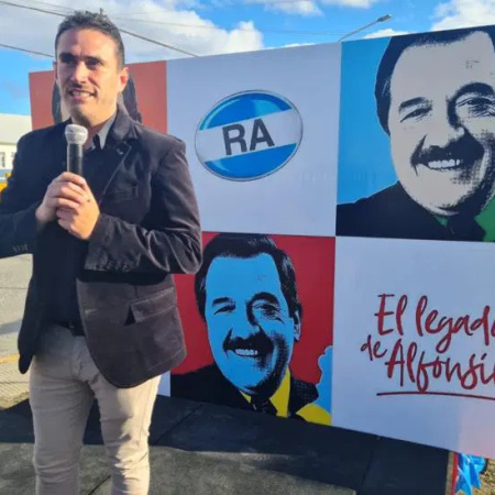 La UCR reivindicó el legado de Alfonsín y alertó sobre los avances contra la democracia y las instituciones